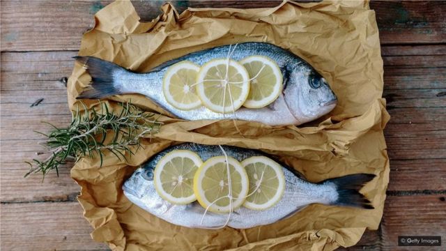 对鱼油补充剂需要的不断

增长意味我们吃鱼所获得的欧米茄-3量却在减少。