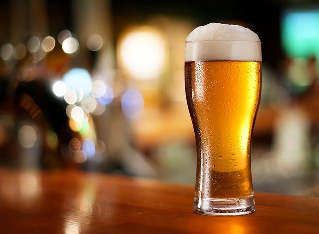 天天喝啤酒对身体有什么影响？专家提醒：喝酒时注意这几点！