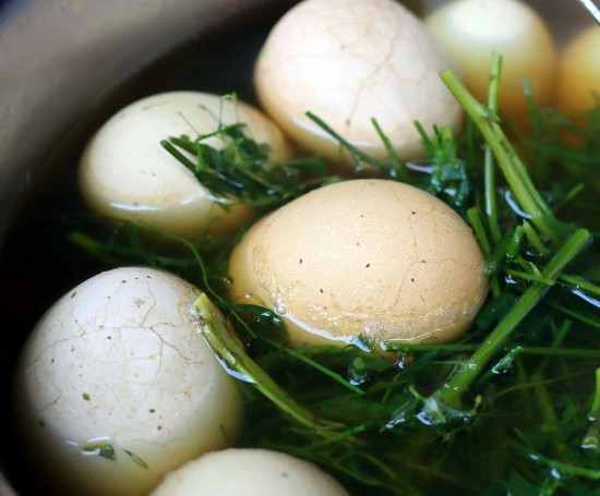 农历三月三，南方有些地方要吃荠菜花煮鸡蛋。